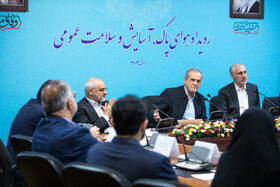 حضور مسعود پزشکیان، رئیس جمهور، سید حمید پورمحمدی، معاون رئیس جمهور و رئیس سازمان برنامه و بودجه و محسن حاجی میرزایی رئیس دفتر رئیسجمهور در رویداد هوای پاک، آسایش و سلامت عمومی