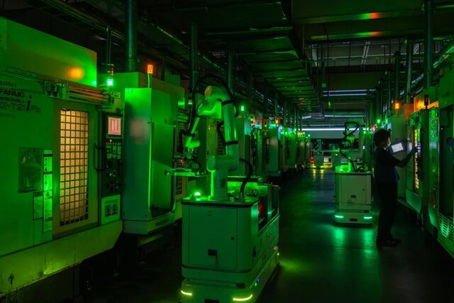 ویدیو/ «کارخانههای تاریک»؛ رباتها ۲۴ ساعته مشغول کارند ویدیو/ «کارخانههای تاریک»؛ رباتها ۲۴ ساعته مشغول کارند