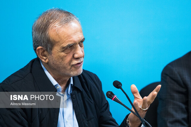 پزشکیان: اگر حمل و نقل عمومی را درست کنیم آلودگی هوا کاهش پیدا میکند پزشکیان: اگر حمل و نقل عمومی را درست کنیم آلودگی هوا کاهش پیدا میکند