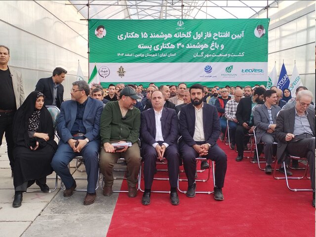 باید به سمت کشت گلخانهای حرکت کنیم