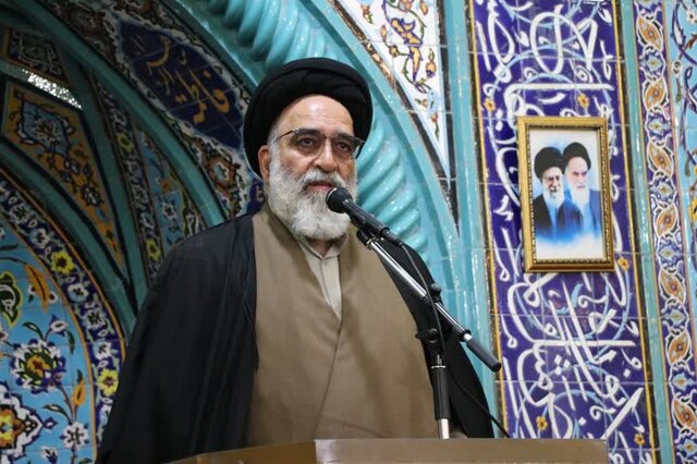 امام جمعه ورامین خواستار حضور مسئولان در میان مردم شد