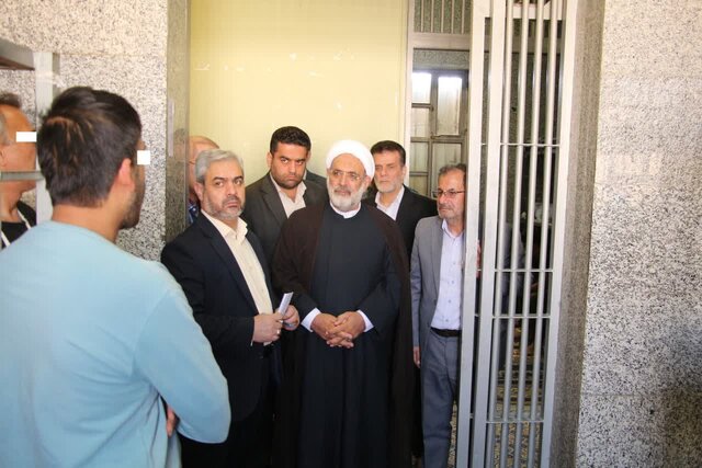 آزادی ۸۱ زندانی در بازدید رمضانی قضات از زندانهای استان سمنان
