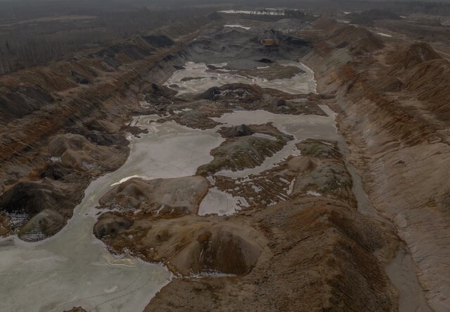 معدن تیتانیوم در اوکراین وال استریت ژورنال: پیمانهای امنیتی گذشته آمریکا هشداری برای معامله معدنی اوکراین است