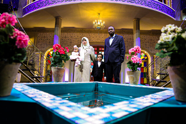 «هلال» برخلاف برنامههای استودیویی و خشک حرکت میکند