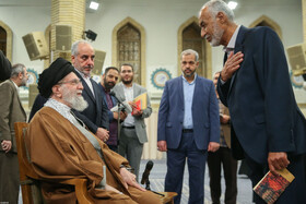 دیدار جمعی از شاعران و اهالی فرهنگ و ادب فارسی با رهبر انقلاب