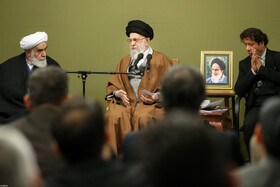 دیدار جمعی از شاعران و اهالی فرهنگ و ادب فارسی با رهبر انقلاب