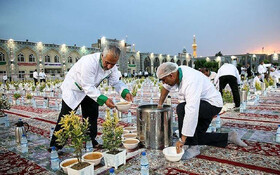 ویدیو/ توزیع ۱۰۰۰۰ افطاری و گل‌آرایی حرم رضوی در شب میلادامام حسن (ع)