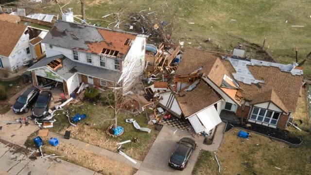 عکس: رویترز شمار تلفات گردباد و طوفان در آمریکا به ۳۴ تن رسید