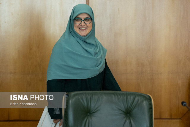 توقف در میانه نشست خبری سخنگوی دولت