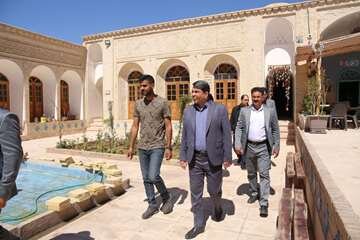 حضور استاندار در گلزار شهدای کرمان و بافت تاریخی شهر