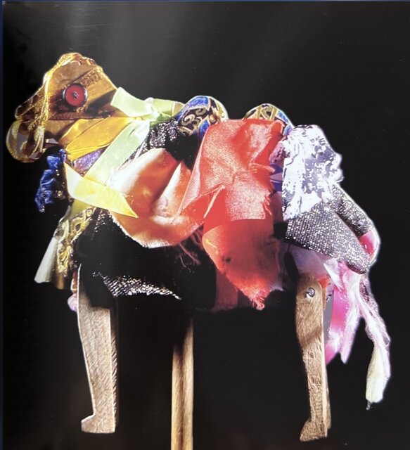 قصه مردی که با عروسکش، بهار را نوید میدهد