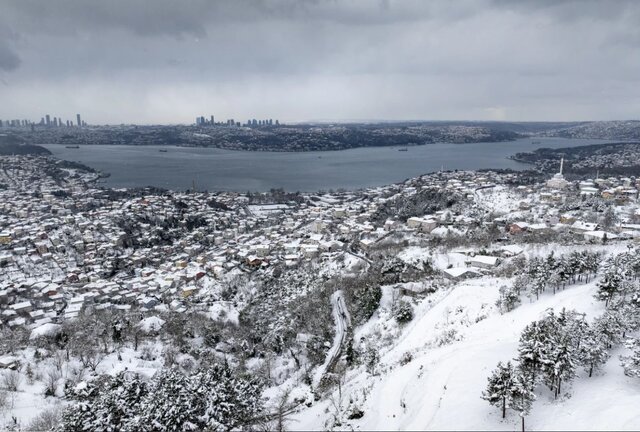 عکس آرشیوی است بارش برف سنگین در مناطقی از ترکیه