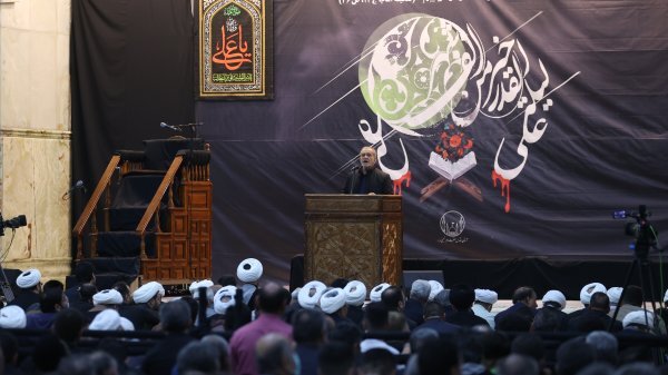 عکس آرشیوی است پزشکیان : باید تصمیم به تغییر بگیریم/ مسلمانان در برابر ظلم سر خم نمی کنند