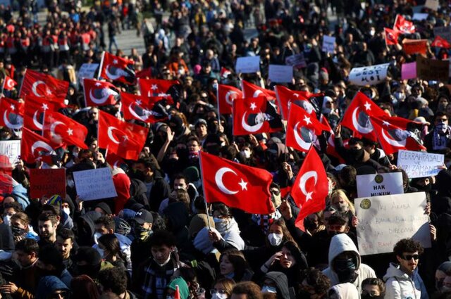 تماس وزیر دارایی و رئیس بانک مرکزی ترکیه با سرمایهگذاران بینالمللی تماس وزیر دارایی و رئیس بانک مرکزی ترکیه با سرمایهگذاران بینالمللی