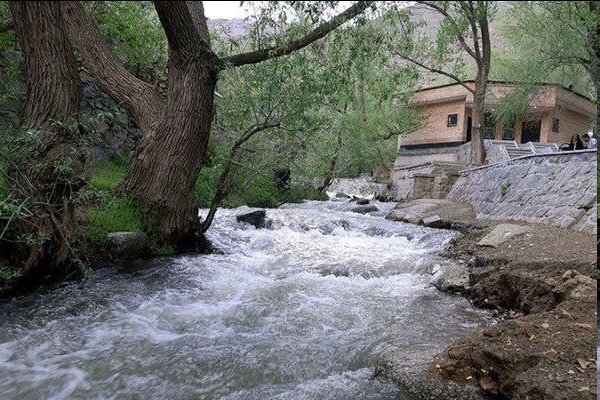 از تردد و اتراق در حاشیه رودخانه‌ها و مسیل‌های تهران خودداری کنید