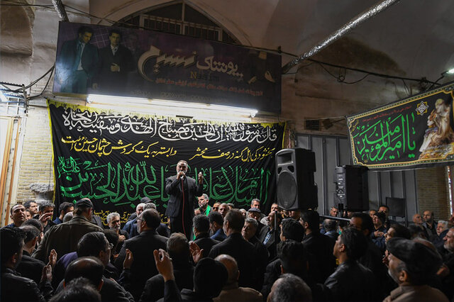 ویدیو/ عزاداری مردم اصفهان در رثای امام علی (ع) ویدیو/ عزاداری مردم اصفهان در رثای امام علی (ع)