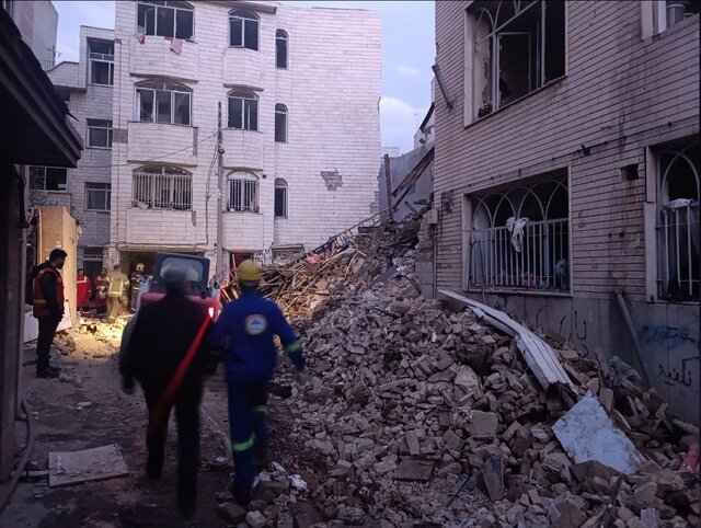 آرشیو تخریب یک ساختمان سه طبقه در تهران بر اثر انفجار