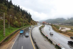 بارش برف و  باران  و ترافیک روان در محور سوادکوه استان مازندران