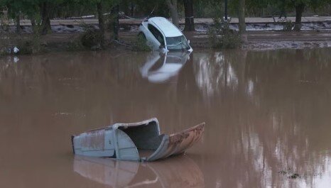 عکس تزئینی است طوفان و رعد و برق در هند جان دهها نفر را گرفت