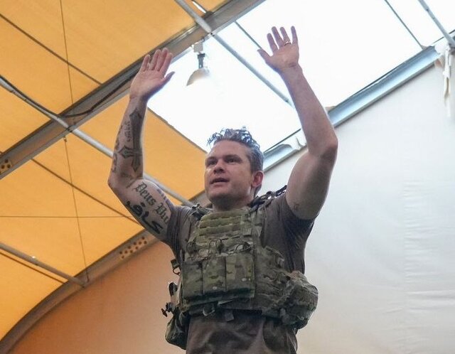 جنجال تتوی عجیب وزیر دفاع امریکا +عکس