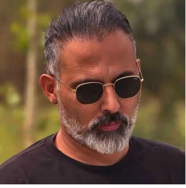 ببینید/گلایه یک خواننده از مهران مدیری و محسن تنابنده ببینید/گلایه یک خواننده از مهران مدیری و محسن تنابنده