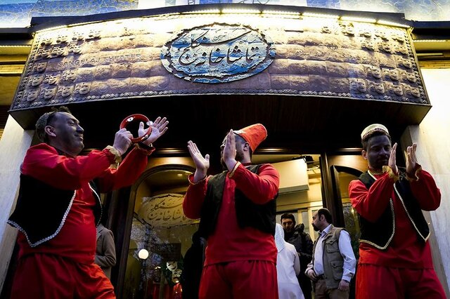 تبریک ویژه اکبر عبدی برای روز جهانی تئاتر