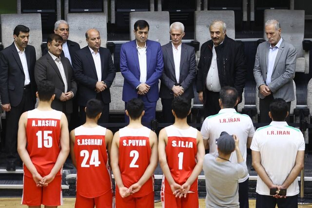 بازدید وزیر ورزش از تمرینات تیم ملی بسکتبال و کشتی دانشآموزان اعزامی به مسابقات جهانی