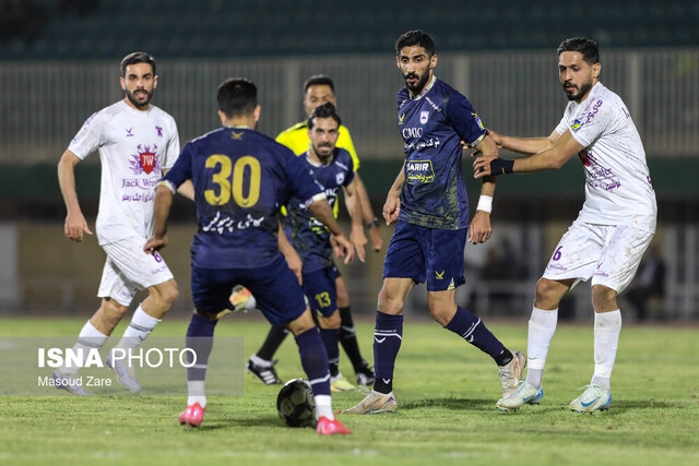 چادرملو - آلومینیوم؛ تقابل باثبات‌ترین نیمکت‌ها در نبرد حساسی که بوی صدرنشینی می‌دهد