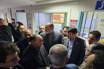 بررسی روند ارائه خدمات به حادثهدیدگان واژگونی اتوبوس با حضور معاون سیاسی استاندار کرمان