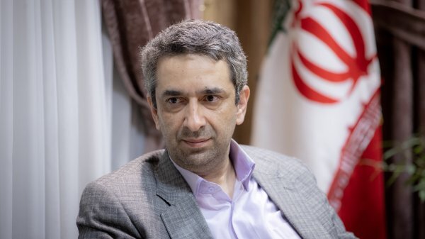 طباطبایی: دکتر حاجی میرزایی هیچ نسبت فامیلی با آقایان محصولی و ولایتی ندارد طباطبایی: دکتر حاجی میرزایی هیچ نسبت فامیلی با آقایان محصولی و ولایتی ندارد