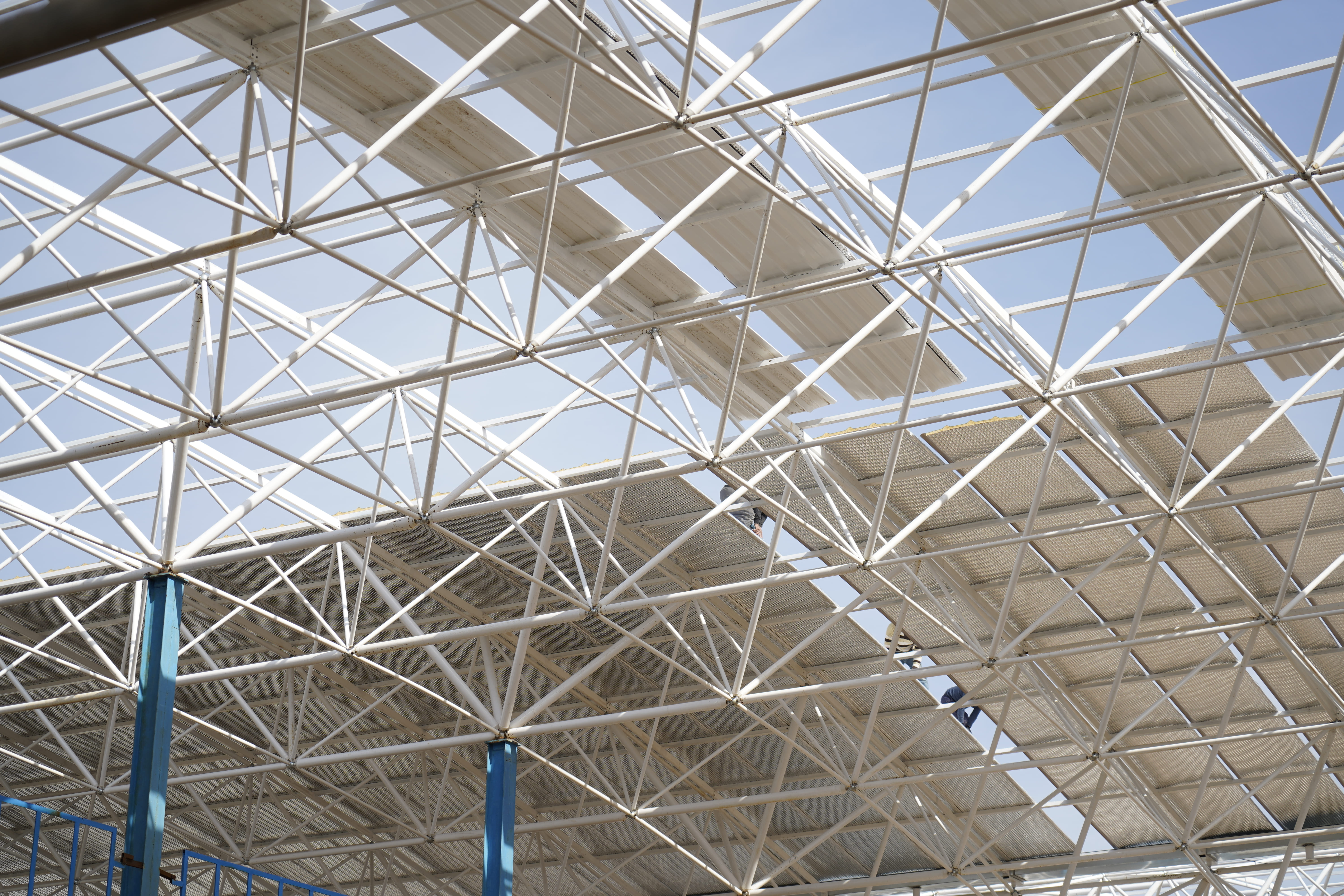 ساندویچ پانل یکرو ورق؛ انتخابی اقتصادی برای پروژههای سبک و موقت صنعتی و کارخانه