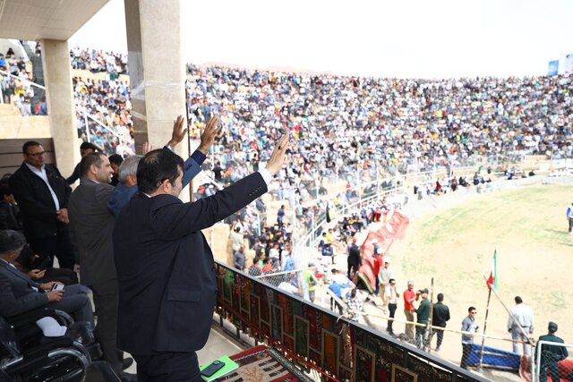 حضور وزیر ورزش و جوانان در مسابقات کشتی با چوخه