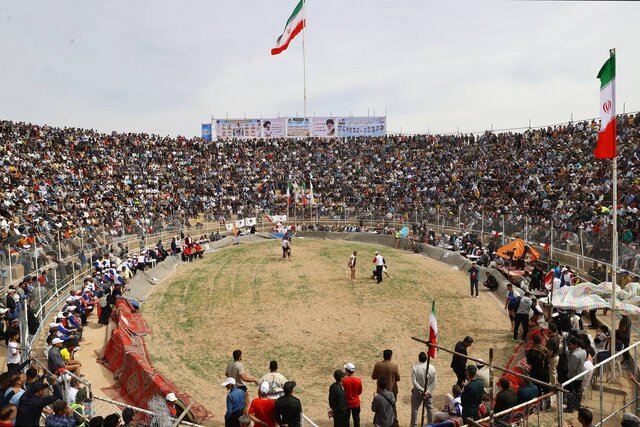 حضور وزیر ورزش و جوانان در مسابقات کشتی با چوخه