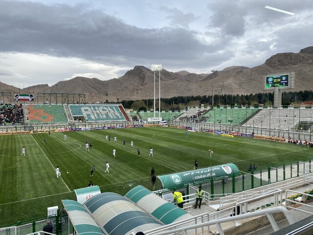 حضور مسئولان استان یزد در حمایت از تیم چادرملو اردکان در اصفهان