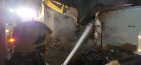 آتش‌سوزی بامدادی در بازار حضرتی تهران مهار شد