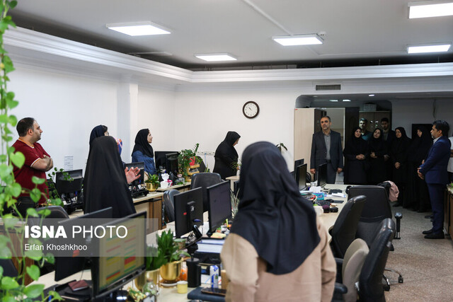 تسلیت حضوری معاون فرهنگی جهاددانشگاهی به ایران اکونومیست