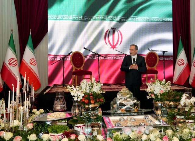 برگزاری مراسم بزرگداشت نوروز با حضور سفرا و روسای نمایندگیهای دیپلماتیک در تهران گزارش عراقچی از مراسم جشن نوروز دیپلماتیک ۱۴۰۴