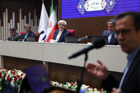 نشست محمدرضا عارف، معاون اول رئیس جمهور با فعالان اقتصادی خراسان رضوی