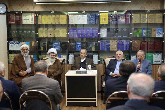 دیدار پیشکسوتان وزارت خارجه ایران با ولایتی