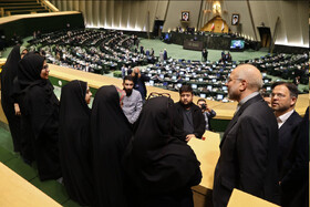 حضور قالیباف در جایگاه خبرنگاران مجلس