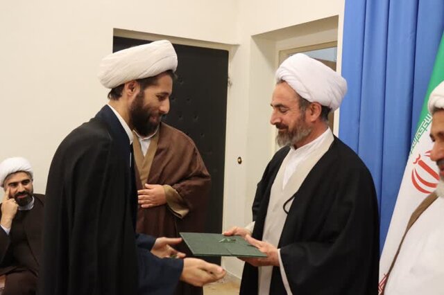 تقویت بسیج طلاب، کلید مقابله با هجمههای فرهنگی دشمن است/ شورای نهادهای حوزوی تشکیل شود