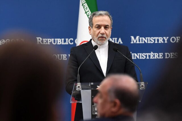 عراقچی: مذاکرات با آمریکا غیرمستقیم است؛ شیوه دیگری را نمیپذیریم عراقچی: مذاکرات با آمریکا غیرمستقیم است؛ شیوه دیگری را نمیپذیریم