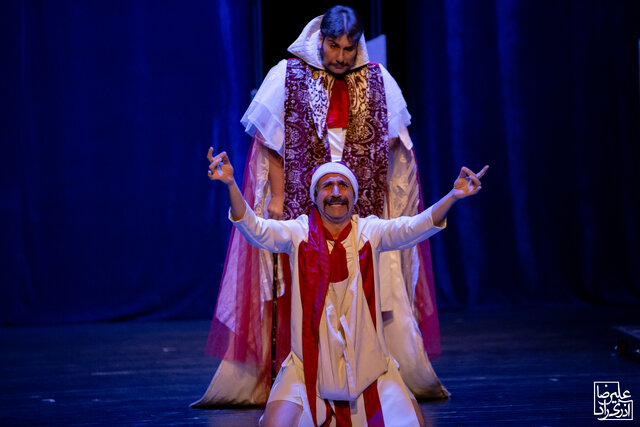 بعضی از آثار توی بورس نبودهاند