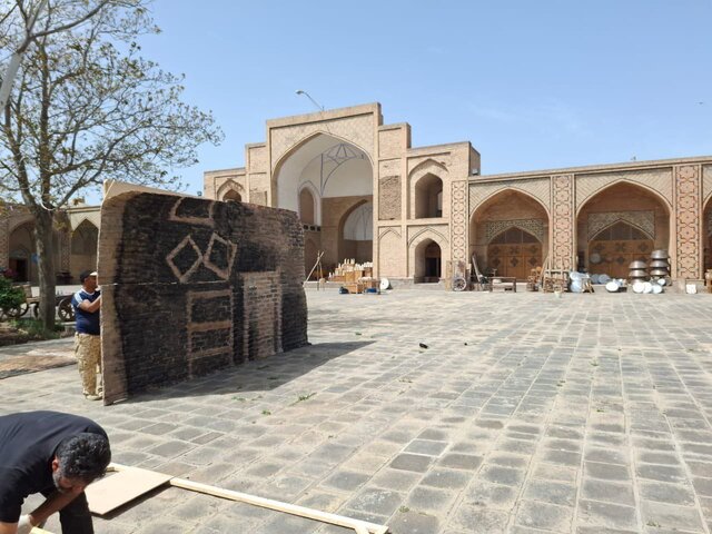 توضیحات ضدونقیض درباره فیلمبرداری پرحاشیه «بامداد خمار» در مسجدی تاریخی! 1 پایگاه خبری ججین توضیحات ضد و نقیض درباره فیلمبرداری پرحاشیه «بامداد خمار» در مسجدی تاریخی!