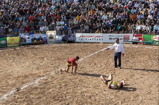 ویدیو/ کشتی باچوخه در گرماب خراسان ویدیو/ کشتی باچوخه در گرماب خراسان