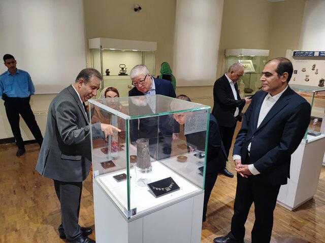 توافق و پیشنهادهایی که در دیدار رییس موزه قزاقستان از موزه ملی ایران رد و بدل شد