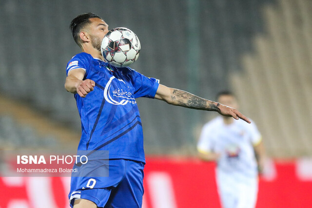 عکس تزیینی است خدمات اتوبوسرانی برای انتقال تماشاچیان تیمهای استقلال و آلومینیوم اراک به ورزشگاه آزادی