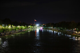 زایندهرود در آغوش شب