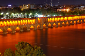 پل تاریخی سیوسه پل