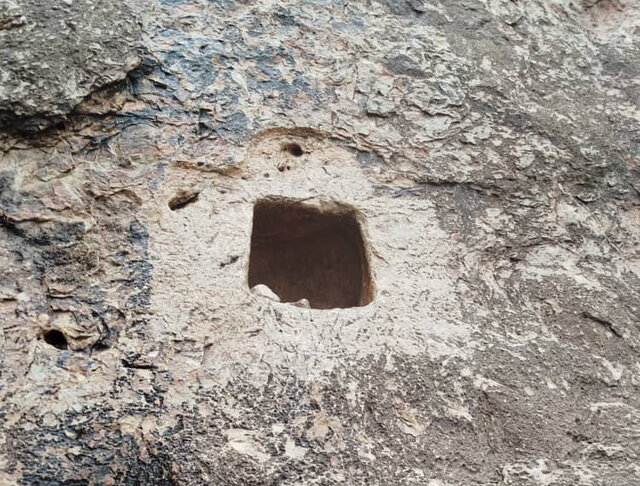 استودانی که کتیبه پهلوی کتابی در کنار آن شناسایی شده است. کشف دومین کتیبه ساسانی «پهلوی کتابی» در نقش رستم